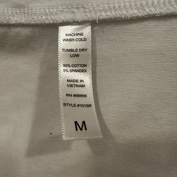 Graphic Tee with Dog Print New - Picture 3 of 4